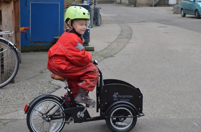 Gå op Rindende Catena Miniladcykel til børn — Greenbike elektrisk ladcykel - op ad bakke med  strøm på cyklen - ladcykler der er til at betale